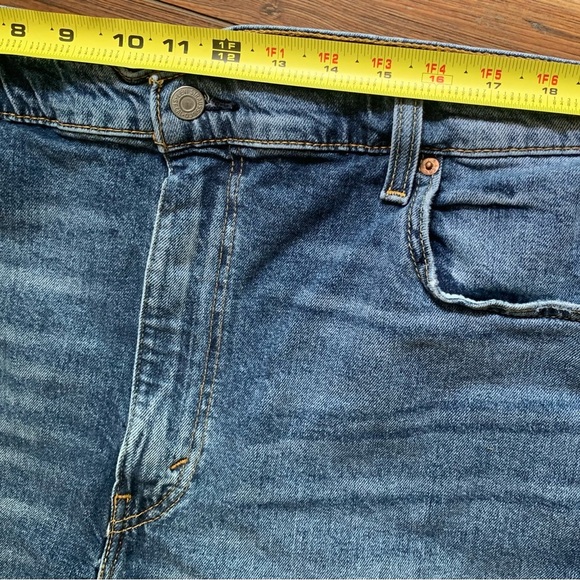 Levi's 412 Slim Shorts Mens Size 42 Blue Distress Fray 9" Inseam Denim Jeans - Picture 8 of 12